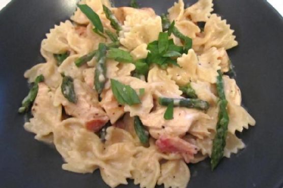 Chicken Farfalle with Low-Fat Alfredo Sauce