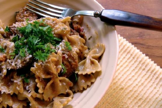 Farfalle With Sun-Dried Tomato Pesto, Sausage and Fennel