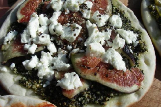 Fig and Goat Cheese Pizza With Pesto