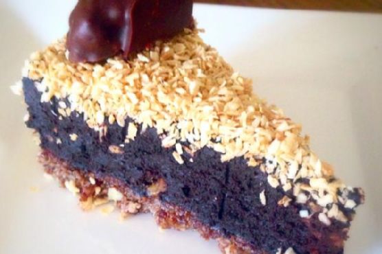 No-bake Toasted Coconut Chocolate Cake with Chocolate Macaroon Cookies