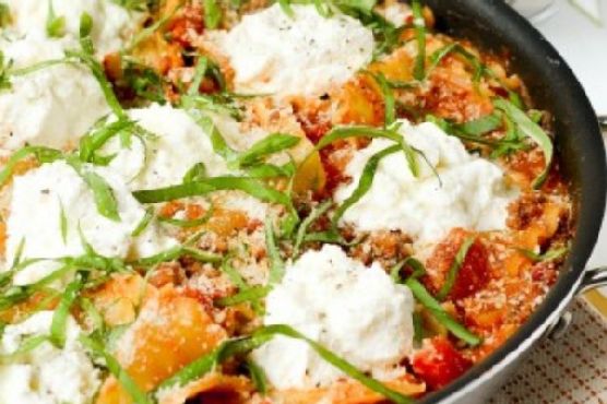 Skillet Lasagna Topped with Ricotta